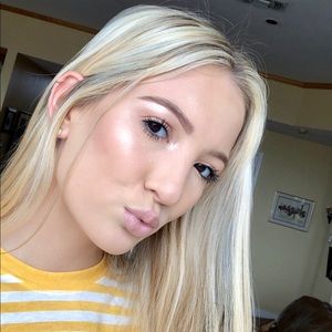 Meet your Posher, Kelli